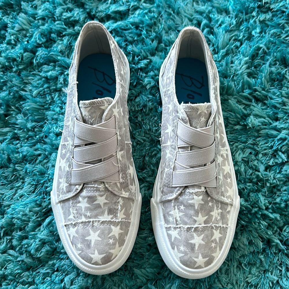 Cute slip on distressed star pattern by Blowfish